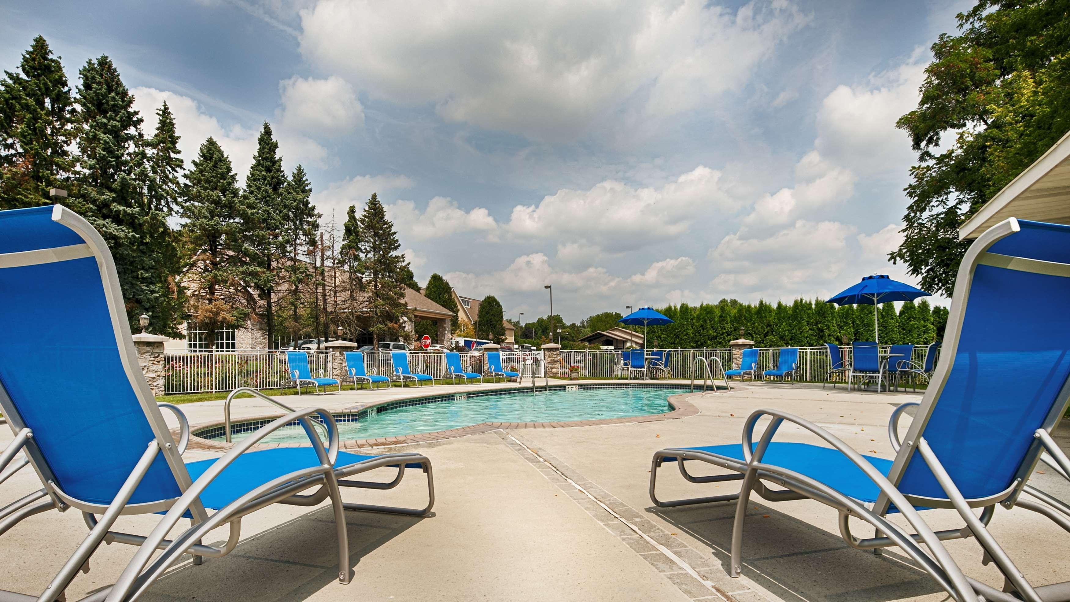 Best Western Plus Revere Inn & Suites Paradise Exterior photo