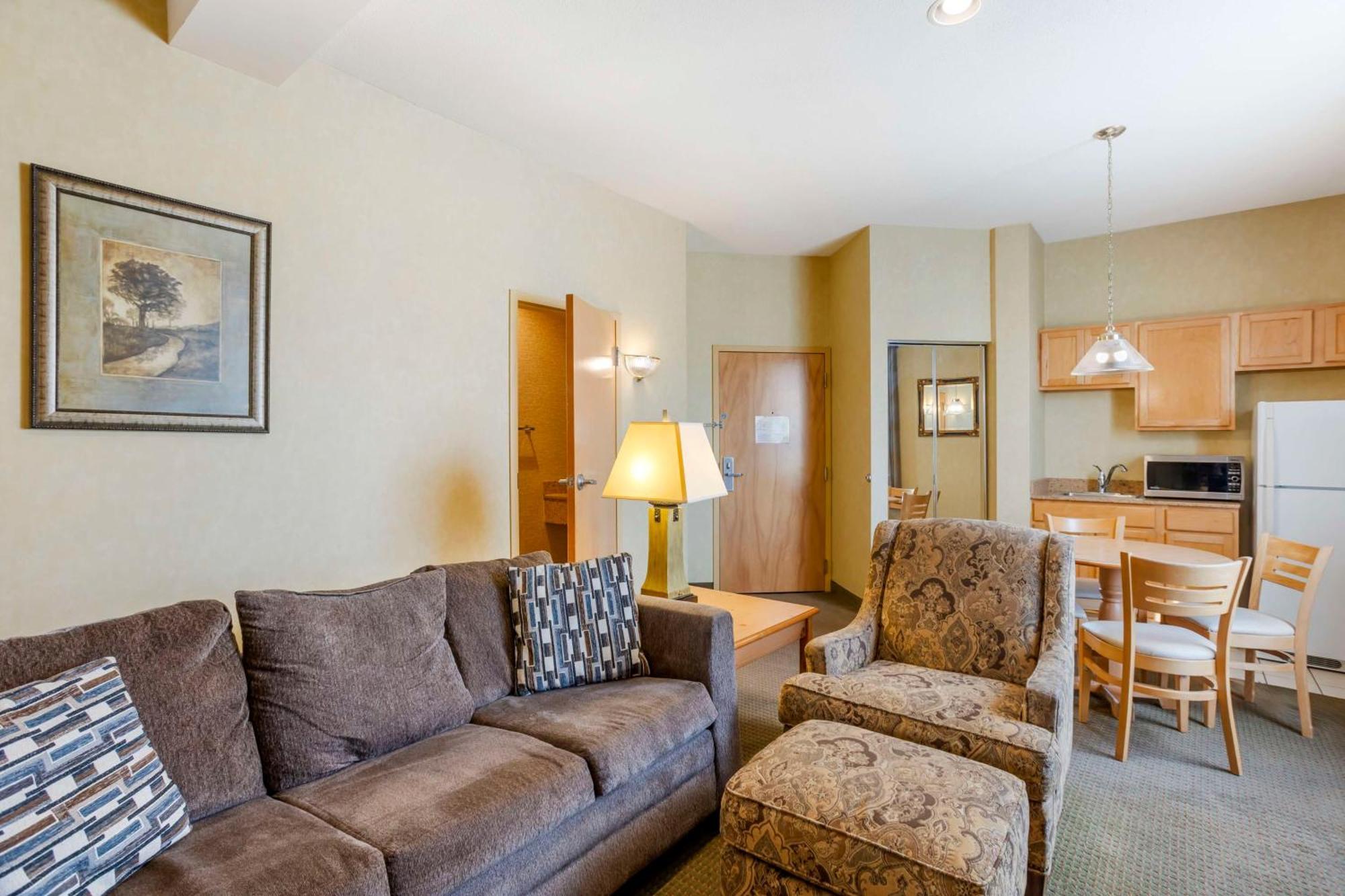 Best Western Plus Revere Inn & Suites Paradise Exterior photo